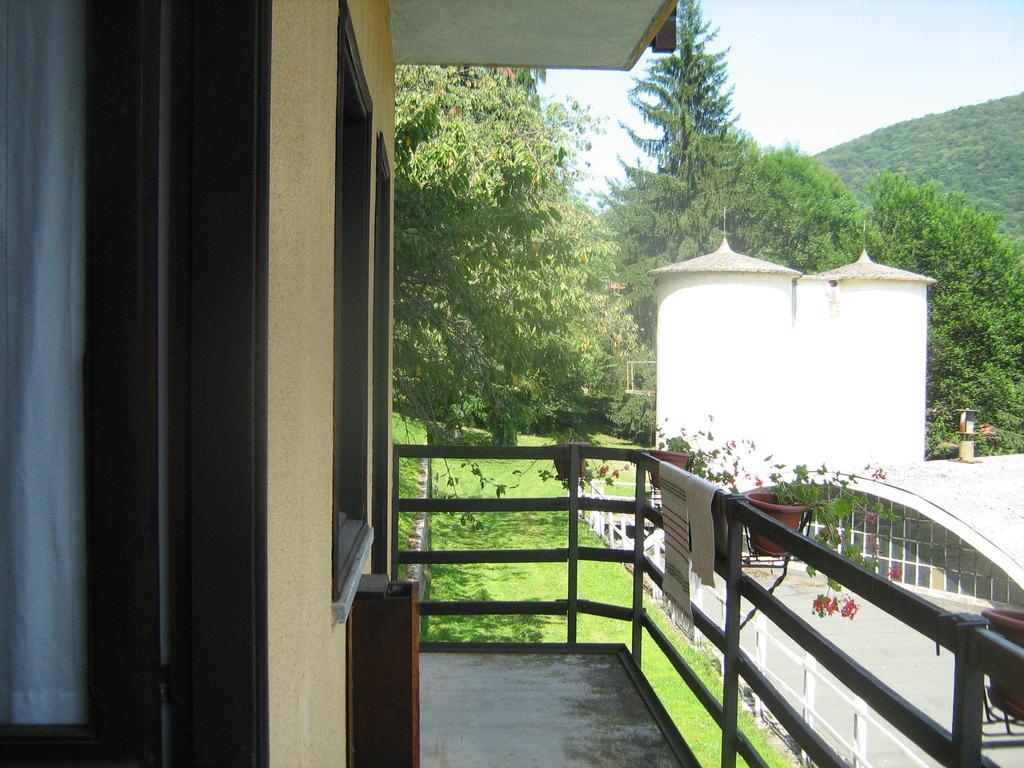 Fattoria Del Pino Panzió Orta San Giulio Szoba fotó